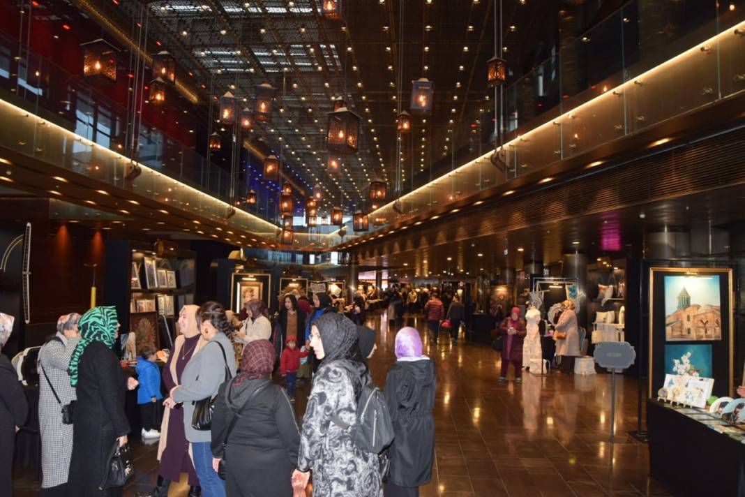 İpek Yolu Temalı Altın Dokunuşlar Sergisi Konya’da kapılarını açtı 12